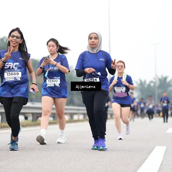 Runner Photo 7417902