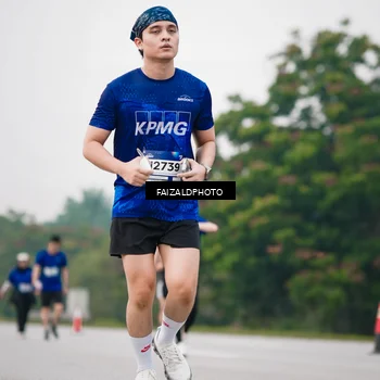 Runner Photo 7417937