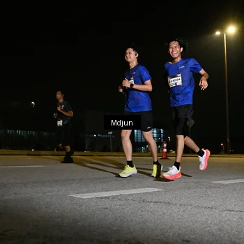 Runner Photo 7417959