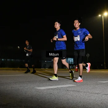 Runner Photo 7417960