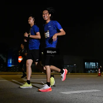 Runner Photo 7417997