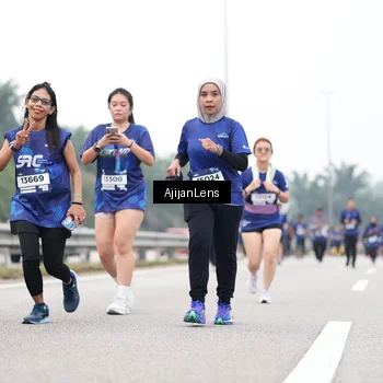 Runner Photo 7418005