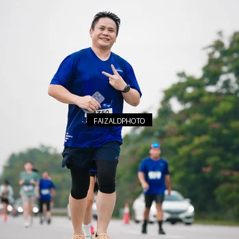 Runner Photo 7418014