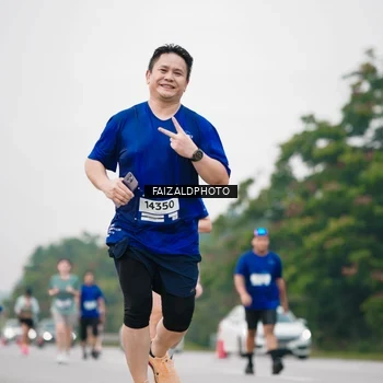 Runner Photo 7418015