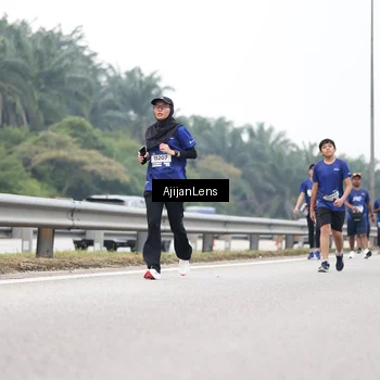Runner Photo 7418016