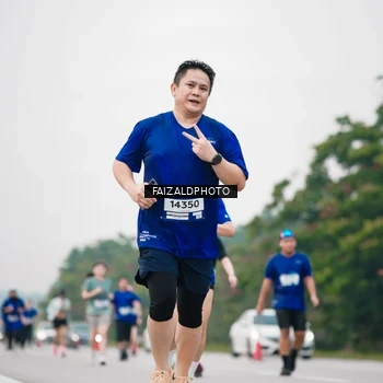 Runner Photo 7418017