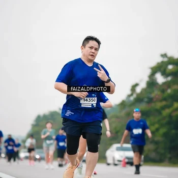 Runner Photo 7418021