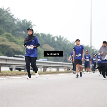 Runner Photo 7418030