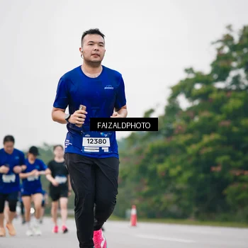 Runner Photo 7418038