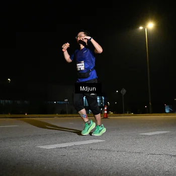 Runner Photo 7418039