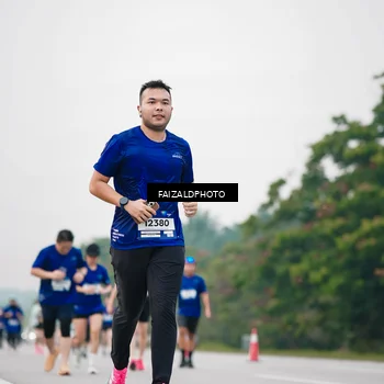 Runner Photo 7418052