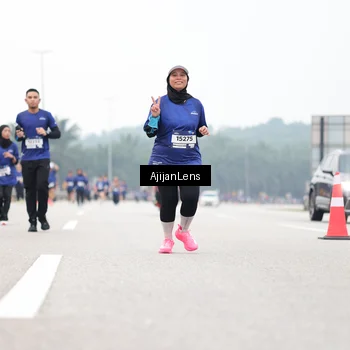 Runner Photo 7418055
