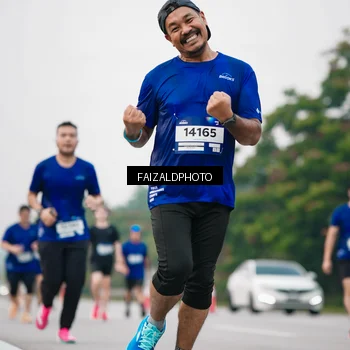 Runner Photo 7418060
