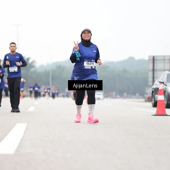 Runner Photo 7418080