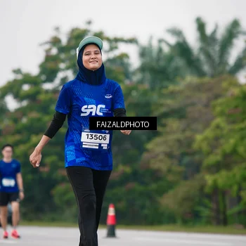 Runner Photo 7418103