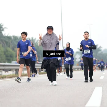 Runner Photo 7418140