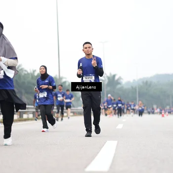 Runner Photo 7418173
