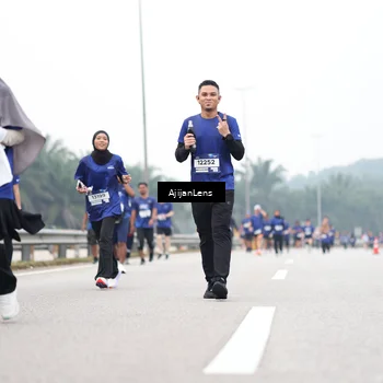 Runner Photo 7418200