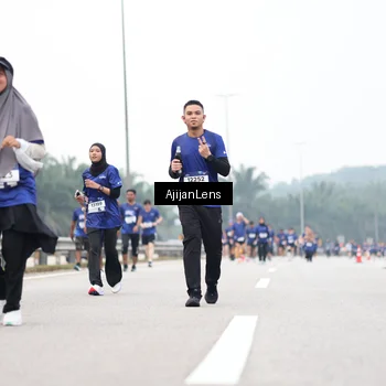 Runner Photo 7418207