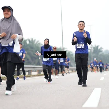 Runner Photo 7418215