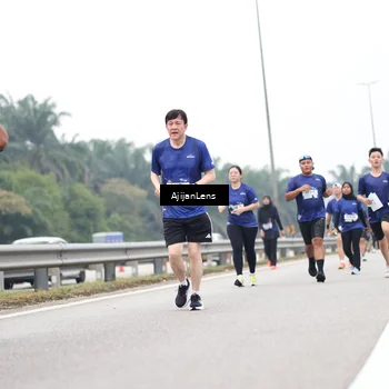 Runner Photo 7418355