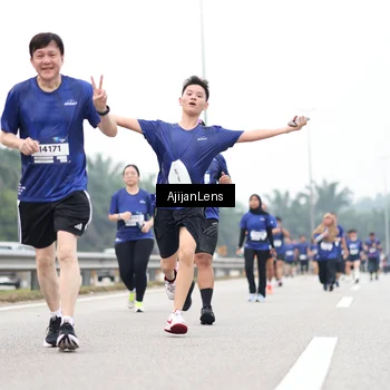 Runner Photo 7418473