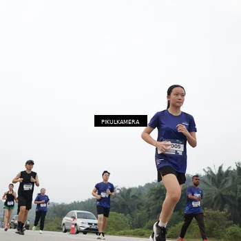Runner Photo 7418488