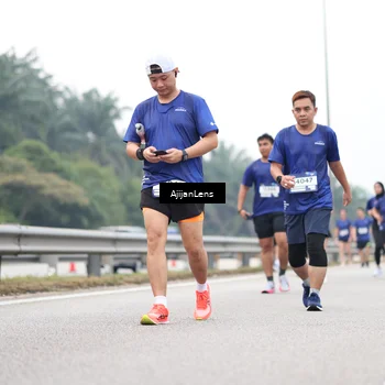 Runner Photo 7418528