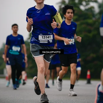 Runner Photo 7418656