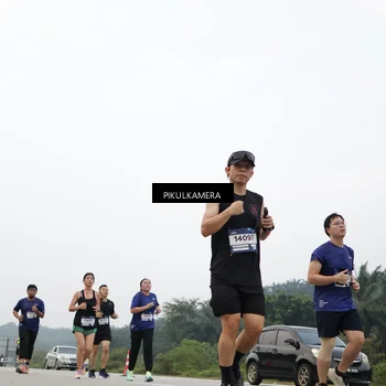 Runner Photo 7418675