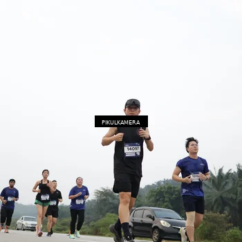 Runner Photo 7418692