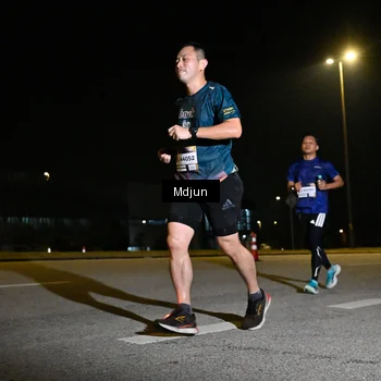 Runner Photo 7418697