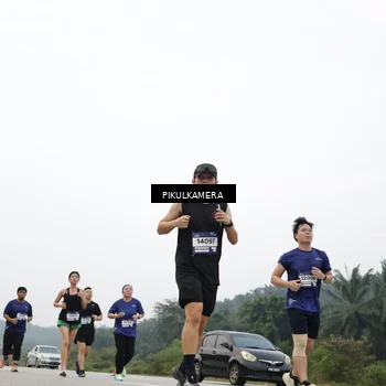Runner Photo 7418708
