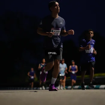 Runner Photo 7418709