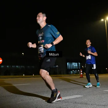 Runner Photo 7418711