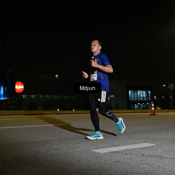 Runner Photo 7418728