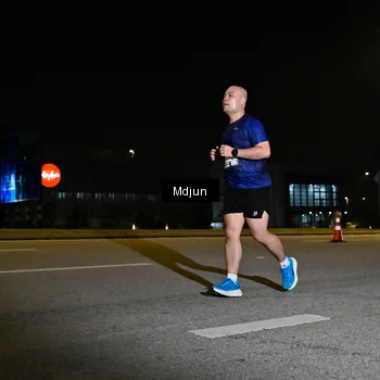 Runner Photo 7418749