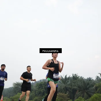 Runner Photo 7418843