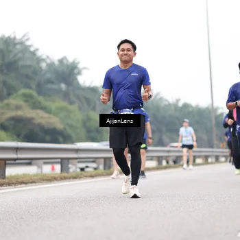 Runner Photo 7418857