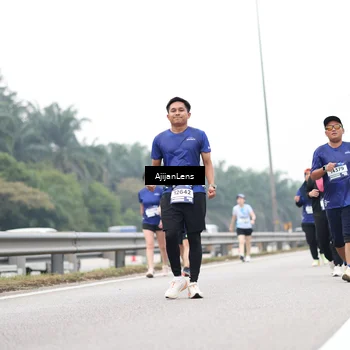 Runner Photo 7418863
