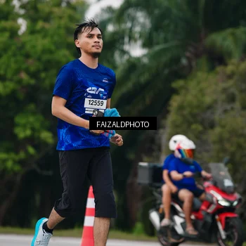 Runner Photo 7418881
