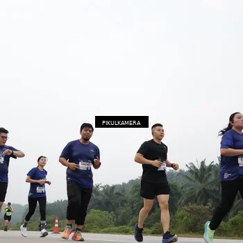 Runner Photo 7418906