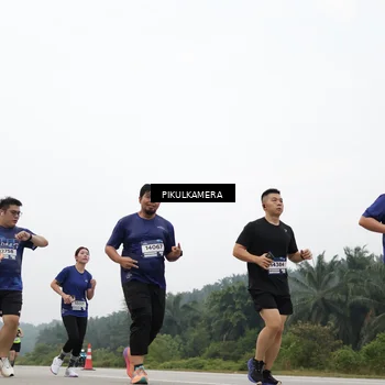 Runner Photo 7418917