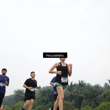 Runner Photo 7418930