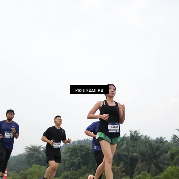 Runner Photo 7418942