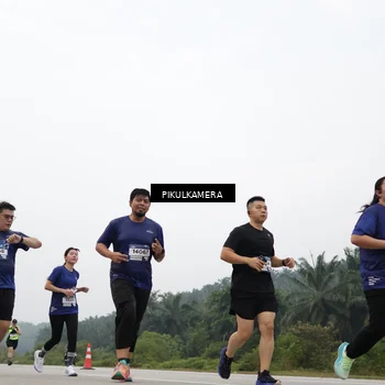 Runner Photo 7418947