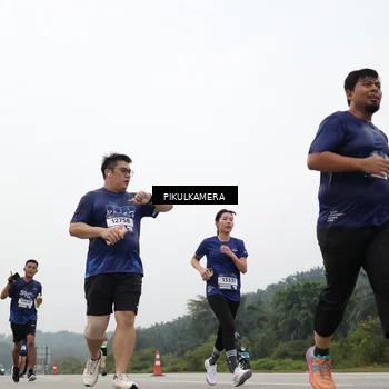 Runner Photo 7418990