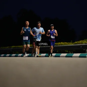 Runner Photo 7419002