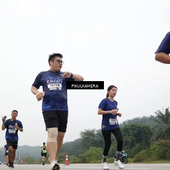 Runner Photo 7419017
