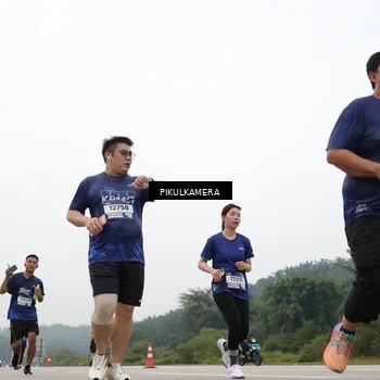 Runner Photo 7419019